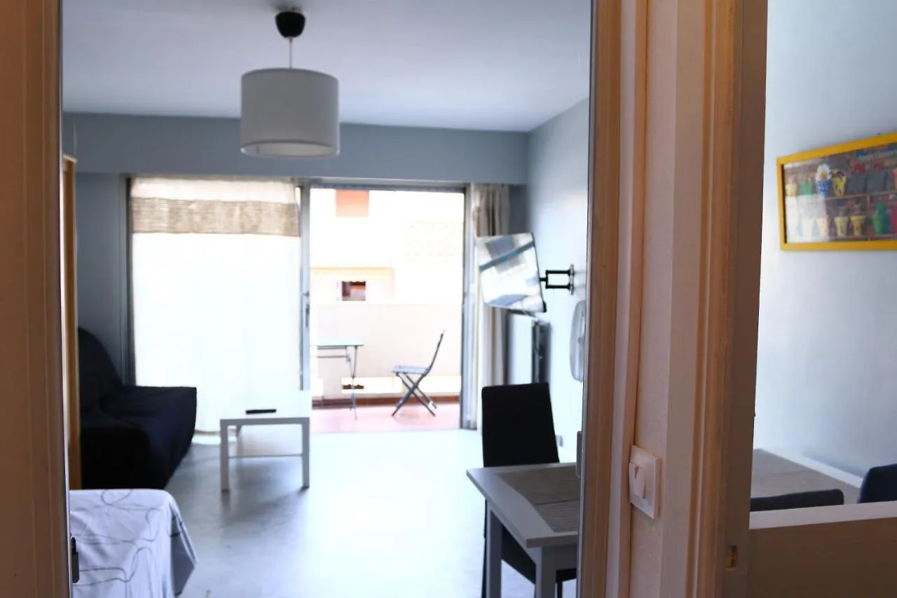 Apartment Grand Studio 4 Couchages Proche Mer Antibes